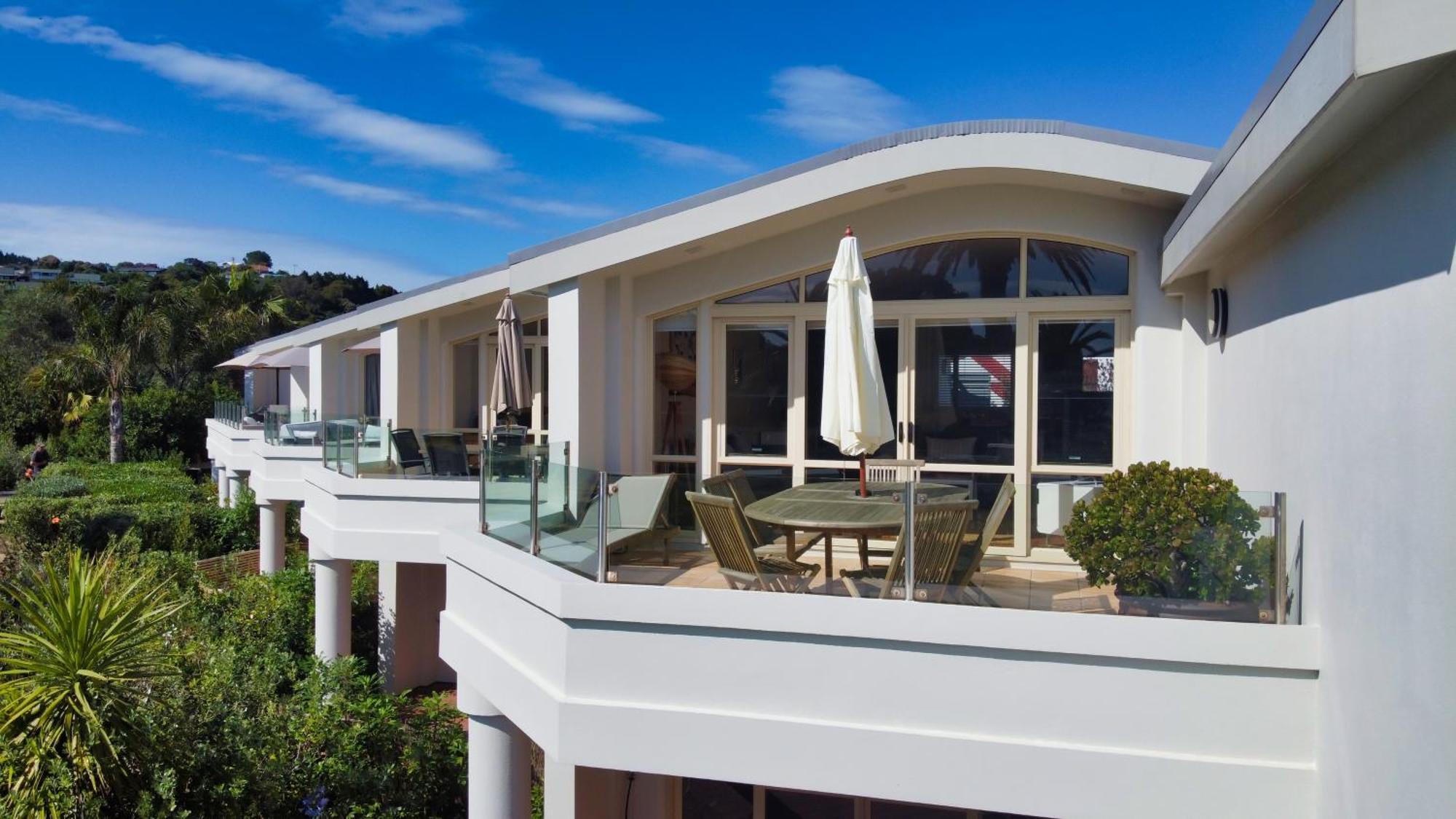 Onetangi Beach Apartments מראה חיצוני תמונה
