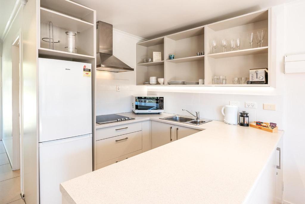 Onetangi Beach Apartments מראה חיצוני תמונה