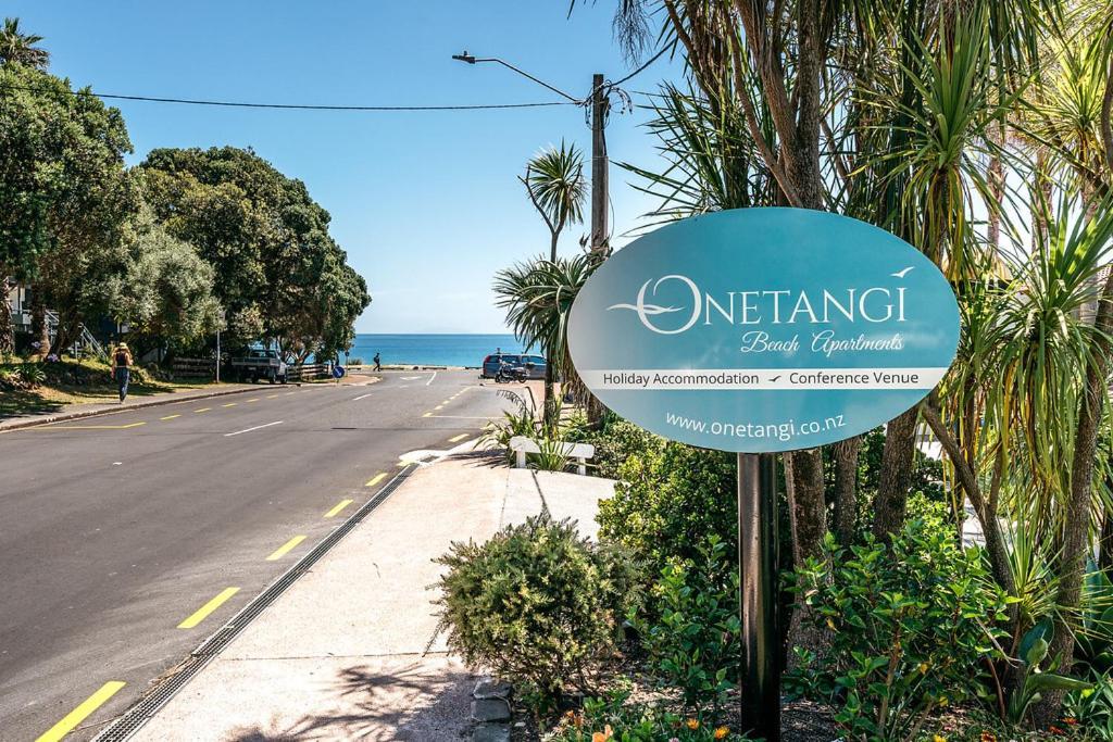 Onetangi Beach Apartments מראה חיצוני תמונה