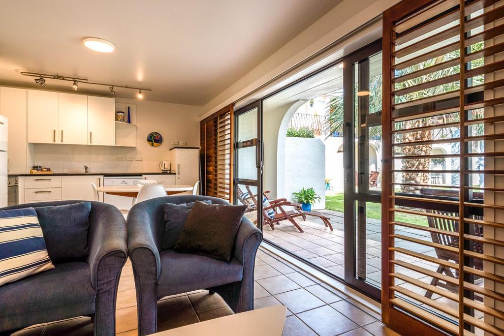 Onetangi Beach Apartments מראה חיצוני תמונה