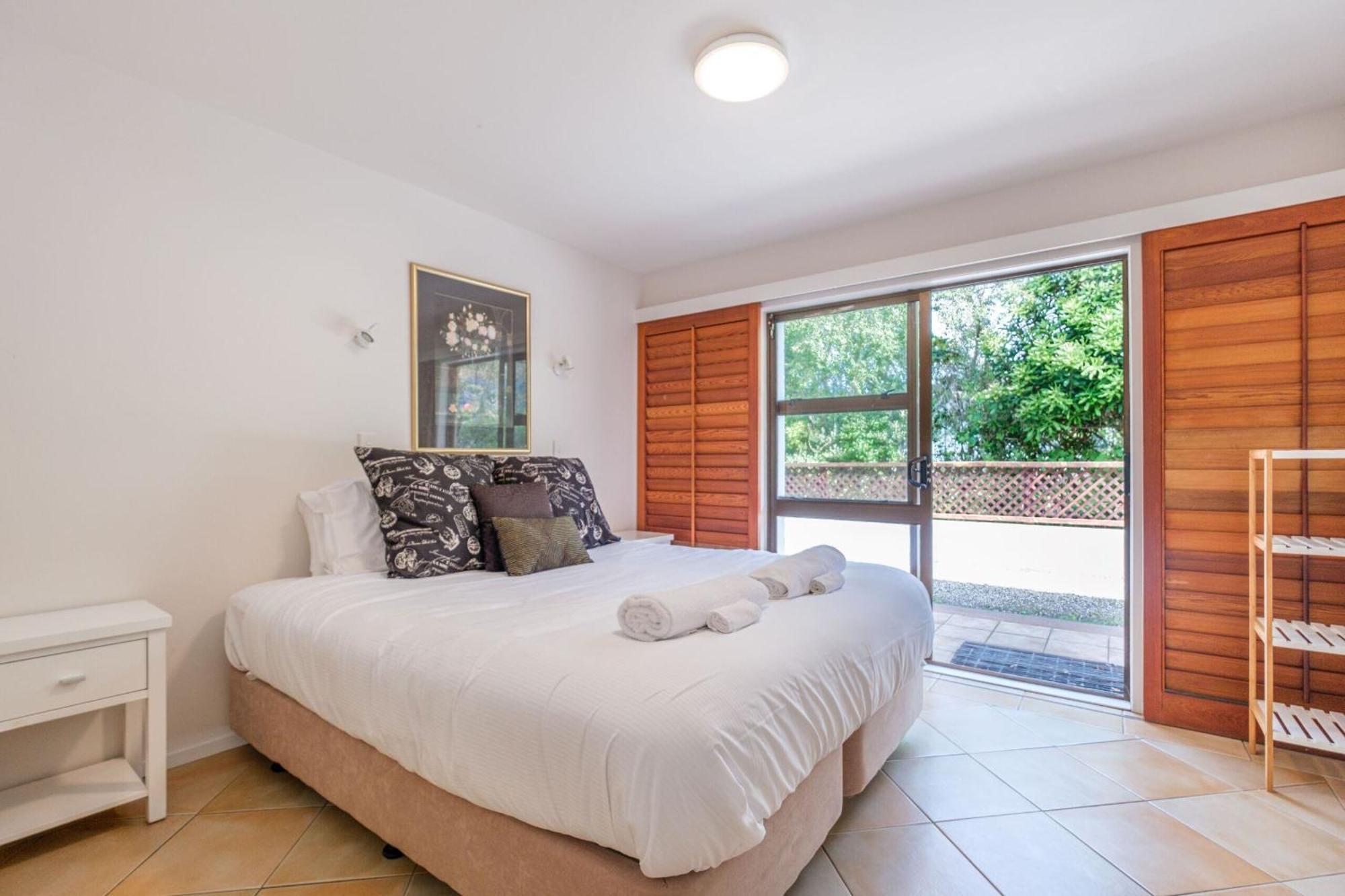 Onetangi Beach Apartments מראה חיצוני תמונה