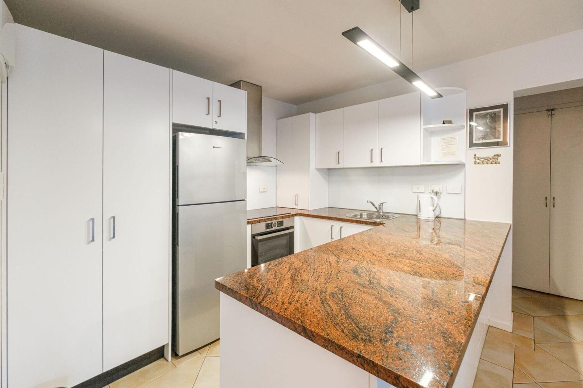 Onetangi Beach Apartments מראה חיצוני תמונה