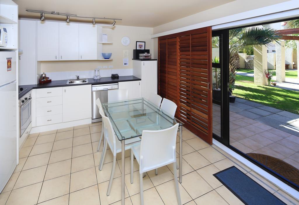 Onetangi Beach Apartments מראה חיצוני תמונה