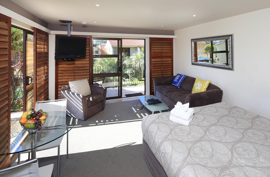 Onetangi Beach Apartments מראה חיצוני תמונה